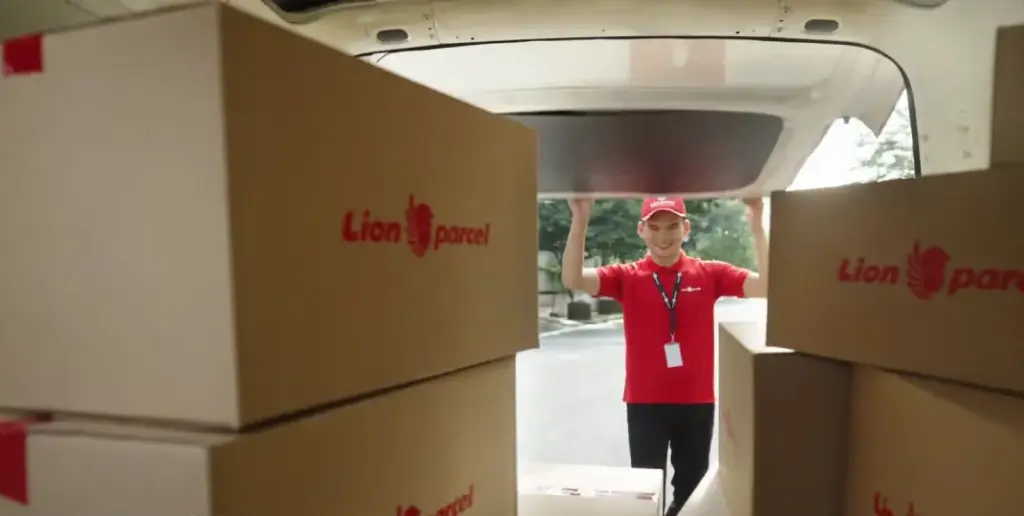 Banner lion parcel surabaya