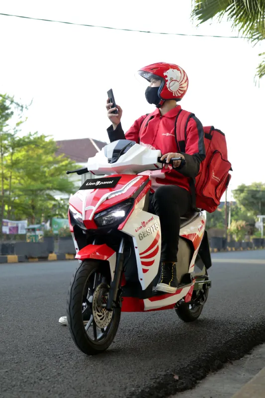 Kurir lion parcel surabaya